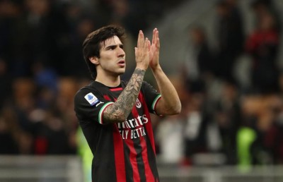 ޗެމްޕިއަންސް ލީގަށް ނިއުކާސަލް ވަރުގަދަކުރަން ފަށައިފި