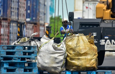 އިމްޕޯޓާއި އެކްސްޕޯޓުން ލިބުނު އާމްދަނީ ދަށަށް