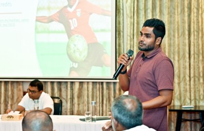 ފުޓްބޯޅަ އަޑިއަޅާލައިގެން ދިޔައިރު ވެސް ކްލަބްތަކުން ކަންބޮޑު ނުވަނީތޯ ސުވާލު އުފައްދައިފި