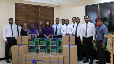 އެމްޕީއެލްއިން 10 ކޮމްޕިއުޓަރު ސިސްޓަމް އެޑިއުކޭޝަން މިނިސްޓްރީއަށް ހަދިޔާކޮށްފިި