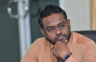 އަކްރަމް އިލެކްޝަންސް ކޮމިޝަނުން އިސްތިއުފާ ދެއްވައިފި