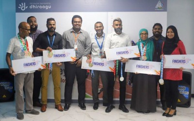 އޭޑީކޭ މުވައްޒަފުންގެ ހާސްމޭލް ފުރިހަމަ ކުރި ފަރާތްތަކަށް މެޑަލް ދީފި