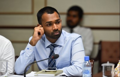 ވެހިކަލްތަކުން އާ ފީއެއް ނަގަން މީކާއީލް ދެކޮޅު