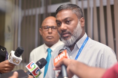ރާއްޖޭގެ އެއާޕޯޓްތަކުގައި ކޮރޯނާއަށް ސްކުރީން ކުރުން ވަރުގަދަ ކުރަން ޖެހޭ: ޑރ. ނިޔާފް