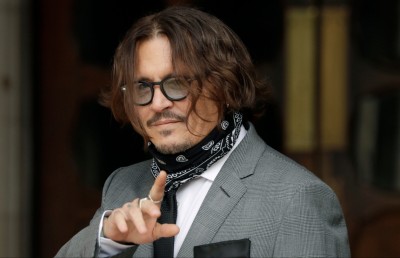 ޖޯނީ ޑެޕް ކުޅުނު ރޯލު މެޑްސް މިކެލްސަނަށް ދީފި