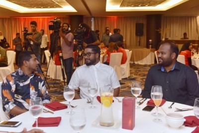 މަހްލޫފާއި އަލީ ވަހީދު އަދި ބައްސާމް އަނެއްކާވެސް އެއްގަލަކަށް