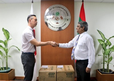 ޖަޕާނުން 9000 ސާޖިކަލް މާސްކް ރާއްޖެއަަށް ހަދިޔާކޮށްފި