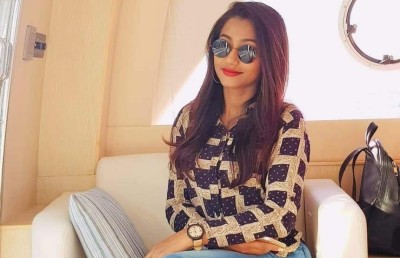 ބާރަށް ދުއްވި ސައިކަލެއް އެކްސިޑެންޓުވެ ފަހަތުގައި އިން އަންހެނަކު މަރުވެއްޖެ