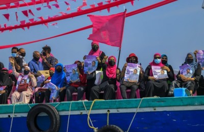 ރައީސް މަރާލަން ގޮވާލި މުޒާހަރާއެއްގައި ބައިވެރިވި މުވައްޒަފަކު ސަސްޕެންޑްކޮށްފި