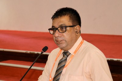 އިމާދުއްދީންގެ ޕްރިންސިޕަލް އެންއައިއީއަށް، ޑެޕިއުޓީން އެހެން ސްކޫލްތަކަށް