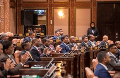 މުސާރައަށް މަހަކު 7.4 މިލިއަން، އެކަމަކު ވެސް ބޯ މަދުކުރުމުގެ ވިސްނުން ދުރު!