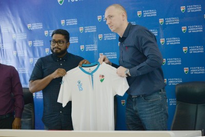 އާސެނަލްގެ އިންވިންސިބަލް ތަށި ހޯދި އީގޯރސް 19 އަހަރުން ދަށުގެ ކޯޗަކަށް ހަމަޖައްސައިފި