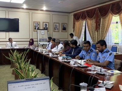 މާލޭ މަގުމަތި ތަރުތީބުވެފައި މިއޮތީ ސްޓިކާވެސް ޖަހައިގެން: ފުލުހުން