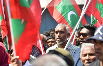 މުއިއްޒު މީޑިއާއަށް: ތަކުރާރުކުރެއްވީ ޔާމީނަށް އޮތް ވަފާތެރިިކަމާއި ބޭވަފާތެރިނުވާކަން