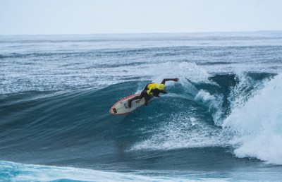 ބައްޕައާ އެއް ހީޓެއްގައި ވާދަކޮށް ދަރިފުޅު ކުރި ހޯދައިފި