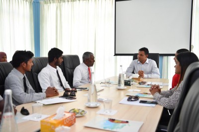 ރައްޔިތުންގެ ހާލު ބެއްލެވުމަށް ނައިބު ރައީސް އުނގޫފާރުގައި