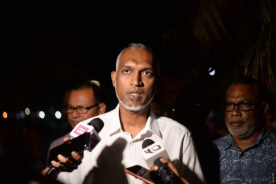 ގިނަ ތުހުމަތުތަކެއްކޮށް ގަޑިއެއްހާއިރު މުއިއްޒާ ސުވާލުކޮށްފި