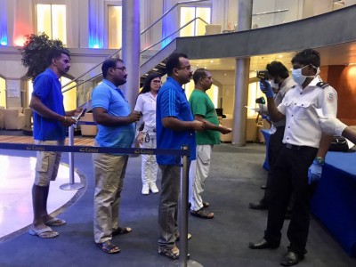 3 ކްރޫޒްލައިނާއަކުން އައި މީހުން ކޮވިޑް އަށް ސްކްރީންކޮށްފި، ޝައްކުވާ މީހެއް ނެތް