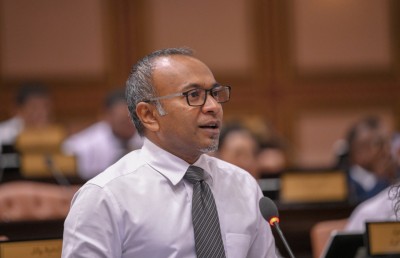 މެންބަރު ހަސަން ލަތީފް ބައިސްކަލްގައި މަޖިލީހަށް