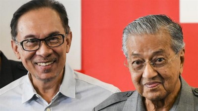 މަހާތިރާއި އަންވަރުގެ ގުޅުން: އެތައް އަހަރުތަކެއްވީ ކޯޅުމެއް!