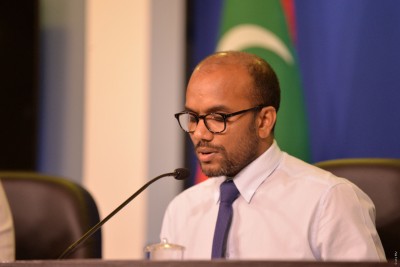 ސަރުކާރުގެ ހަރަދުތައް ހަރުދަނާކޮށް ކުރިއަށް ގެންދަން ތަޖުރިބާކާރާކު ހޯދަނީ