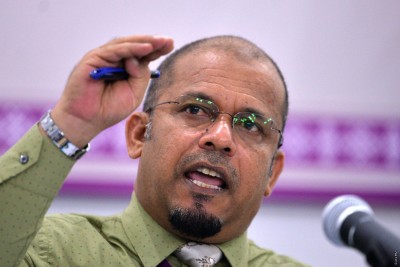 ކައުންސިލަށް 2400 މީހުން، އަންހެނުންގެ ކޮމިޓީއަށް 1،800 ކުރިމަތިލައިފި