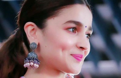 އާލިއާ ބަޓްގެ ހަނގުރާމަ ފިލްމަކީ "ޕިހާރްވާ"