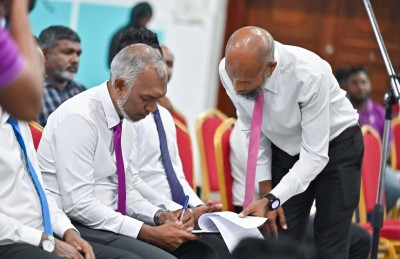 ފަހު ވަގުތު ޔާމީންގެ ވިސްނުން ބަދަލުކުރައްވައި މުއިއްޒަށް ތާއީދު ކުރައްވައިފި