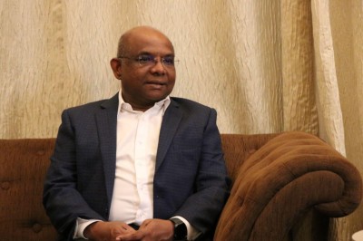 ރަސްމީ ދަތުފުޅެއްގައި މިނިސްޓަރު ޝާހިދު ބްރުނާއީ އަށް