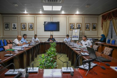 ސީއެސްސީގެ ރައީސާއެކު ހަތަރު މެމްބަރުން ވަކިކުރަން ފާސްކޮށްފި