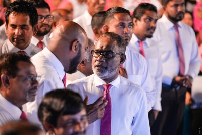 އެއްބައިވަންތަކަން ދައްކައިދީ، ޔާމީން ގެއަށް ބަދަލު ކޮށްދީ: އިދިކޮޅު