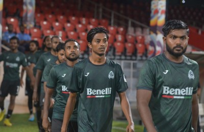 ހުމުގެ ރޯގާއަކާ ހެދި މެޗު ދޫކޮށްލުން، ދިވެހި ފުޓްބޯޅަ ވީރާނާވެފައިވާ މަންޒަރެއް