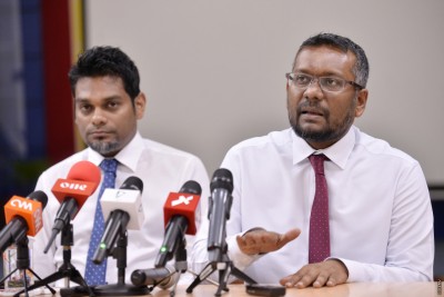 ތަކެތި ގަނެ ފޮރުވުން ނުހުއްޓާނަމަ، ކާޑުގެ ބާވަތްތައް ވިއްކާނީ އައިޑީކާޑަށް: ފައްޔާޒު
