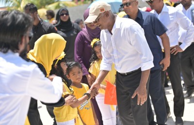 ރިސޯޓު ފެންވަރަށް ރަށްތައް ތަރައްގީވެއްޖެ، އަވަހަށް ގެސްޓް ހައުސް އަޅުއްވާ: ރައީސް