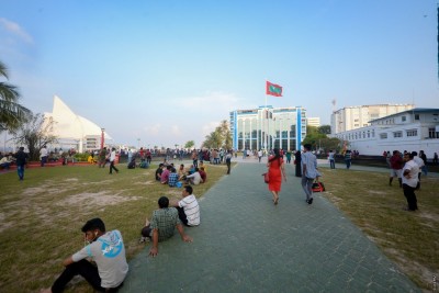 ހުކުރު ދުވަހުގެ ހަވީރު ފެންނަ މަންޒަރު ރަނގަޅެއް ނޫން