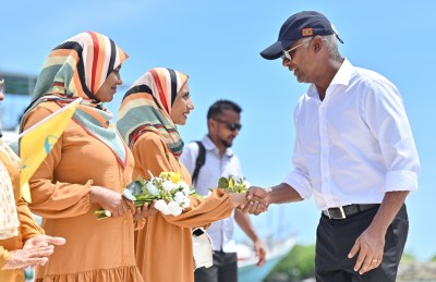 "އުފާވެރި އަންހެނުން": ރައީސާއެކު ހަވީރު ސައެއް