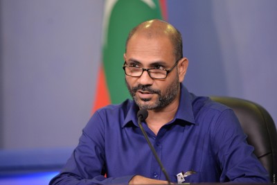 ޑރ. އަފްޒަލްގެ އިލްތިމާސް: ގޭގައި މަޑުކުރަން ބުނީމަ ބޯލަނބައިގެން ތިބޭ!