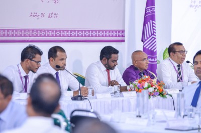 ކޮރޯނާވައިރަސް: އީސީގެ 50 އަހަރުން މަތީ މުވައްޒަފުންނަށް ޗުއްޓީ ދެނީ