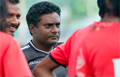 ކޯޗުންގެ ވަޒީފާގައި ރިސްކު އޮންނާނެ: ޝާޒް