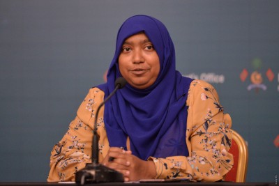 ޑޮކްޓަރުންގެ އިލްތިމާސް: "ގޭގައި މަޑުކުރޭ، ގޭގައި މަޑުކުރޭ"