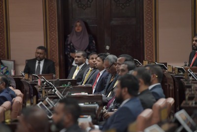 މަޖިލިސް މެންބަރުންގެ މުސާރައިގެ 20 ޕަސެންޓް އުނިކުރަން ކޮމިޓީއިން ފާސްކޮށްފި