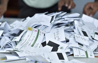 ވަކި މީހަކު ބުނީތީ ވަކި މީހަކަށް ވޯޓުލާކަށް ދީނުގައި ބާރެއް ނާޅާ