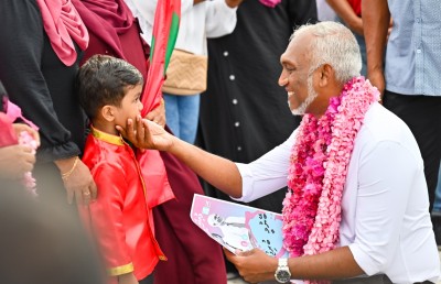 މި ކުޑަކުއްޖާގެ ސިޓީ އުރައިގައި އޮތީ މި ސިޓީގެ ބޮޑު ހުވަފެން