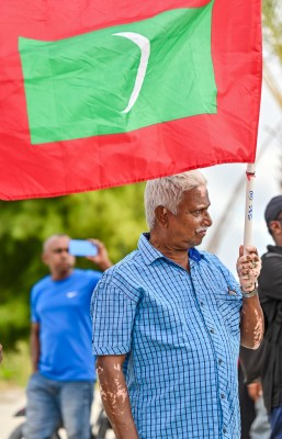 މި ކުޑަކުއްޖާގެ ސިޓީ އުރައިގައި އޮތީ މި ސިޓީގެ ބޮޑު ހުވަފެން