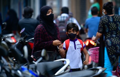 ސްކޫލުތައް ރައްކާތެރި، ދަރިވަރުންނާއި ބެލެނިވެރިން އުފަލުން ފޮޅިފައި!