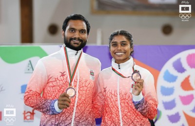 ނަބާ އާއި ނަބީއަށް މިފަހަރު ރަން، ސިންގަލްސް އިން ނަބީ އަށް ރިހި