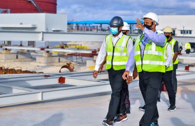 އެއާޕޯޓަށް ވަޑައިގެން ރައީސްގެ ޝުކުރު މުވައްޒަފުންނަށް