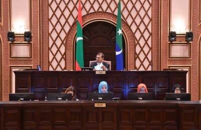 ހާއްސަ ހާލަތެއް، އެކަމަކު މަޖިލިސް ޒިންމާއަދާނުކޮށް ޑްރާމާއެއްގައި!