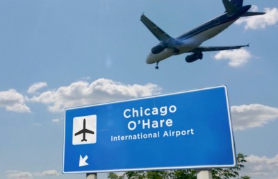 ކޮވިޑަށް ބިރުން ތިން މަސް ވަންދެން އެއާޕޯޓްގައި އުޅެނު މީހަކަށް ދައުވާކޮށްފި