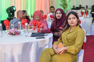 ޖިންސްގެ ހަމަހަމަކަން ކުރިއަރުވަން މަސައްކަތްކުރަން އަންހެން ނޫސްވެރިންގެ ރޯލްބޮޑުކުރަން ޖެހޭ: ރިޕޯޓް